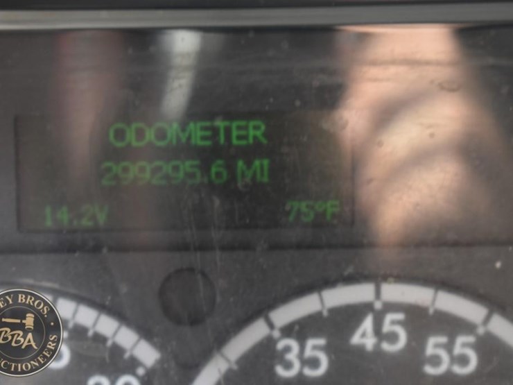 2022-freightliner-business-class-m2-100-image-52