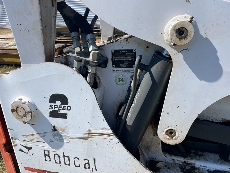 2015-bobcat-s750-image-12