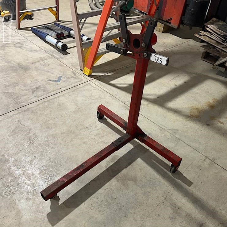 UNKNOWN ENGINE STAND