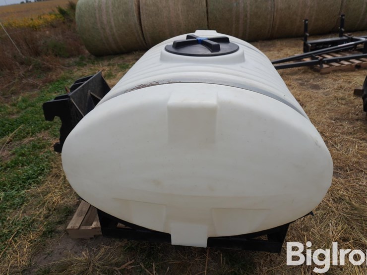 new-holland-super-steer-300-gallon-front-mount-tank-w/mounts-image-8
