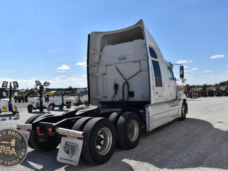 2020-western-star-5700xe-image-27