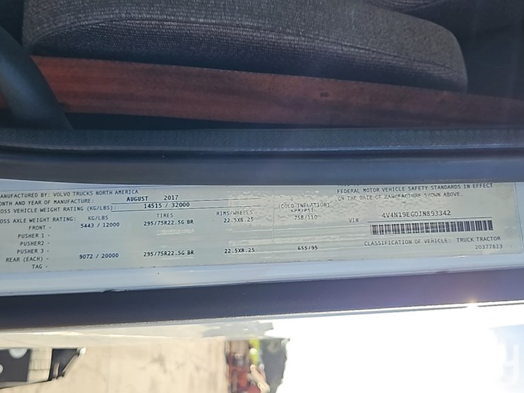 2018-volvo-10-image-43