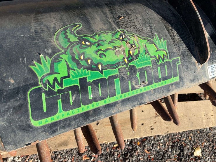gator-rator-aerator-mounts-to-front-of-zero-turn-mower-image-2
