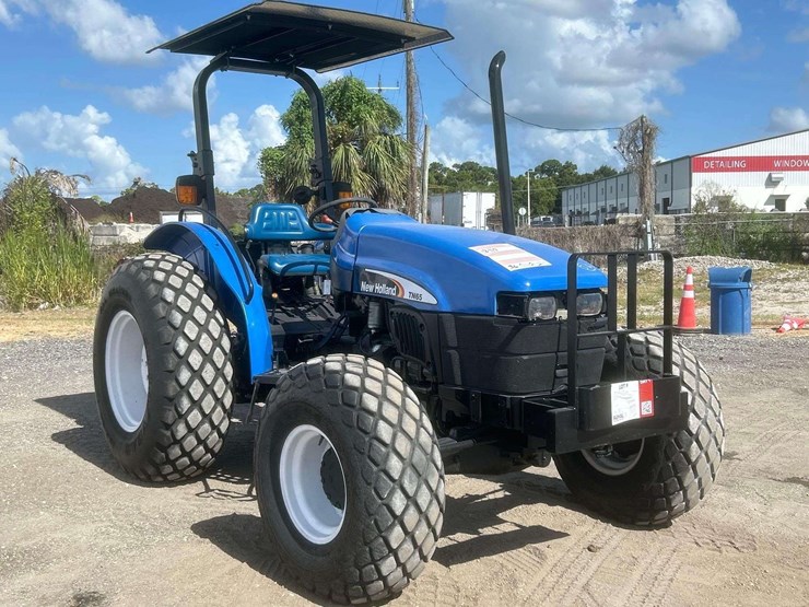 new-holland-tn65-57hp-utility-tractor-image-2