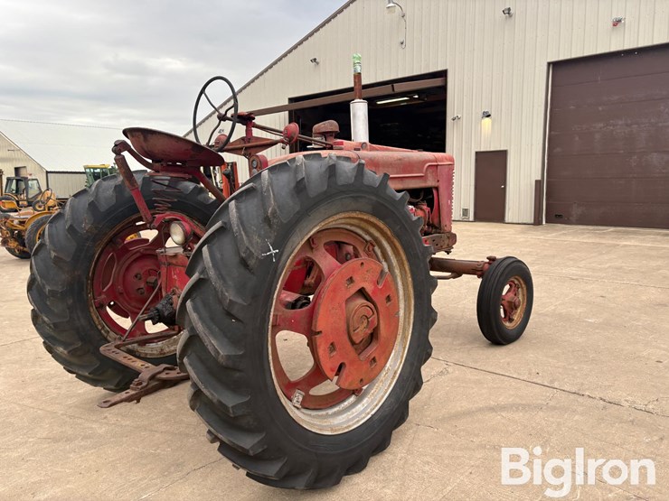 1947-ih-farmall-m-2wd-tractor-image-7