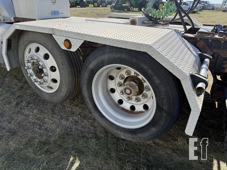 2009-kenworth-t800-image-18
