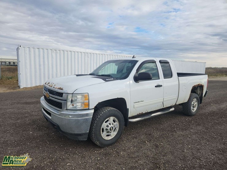 2011-chevrolet-silverado-2500hd-image-1