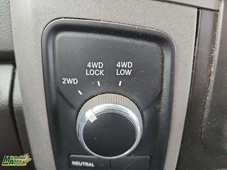 2019-ram-1500-classic-image-12