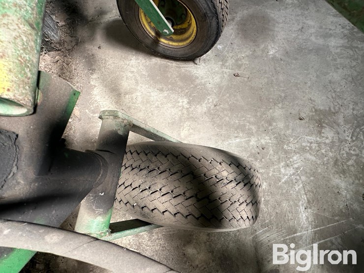 john-deere-725-image-14