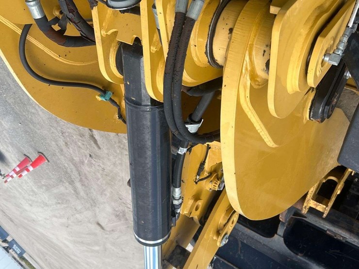 2016-caterpillar-930m-image-40