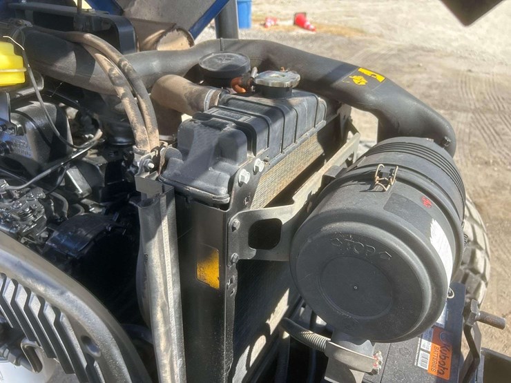 new-holland-tn65-57hp-utility-tractor-image-14