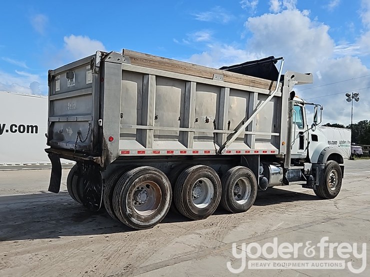 2015-mack-gu713-granite-image-5