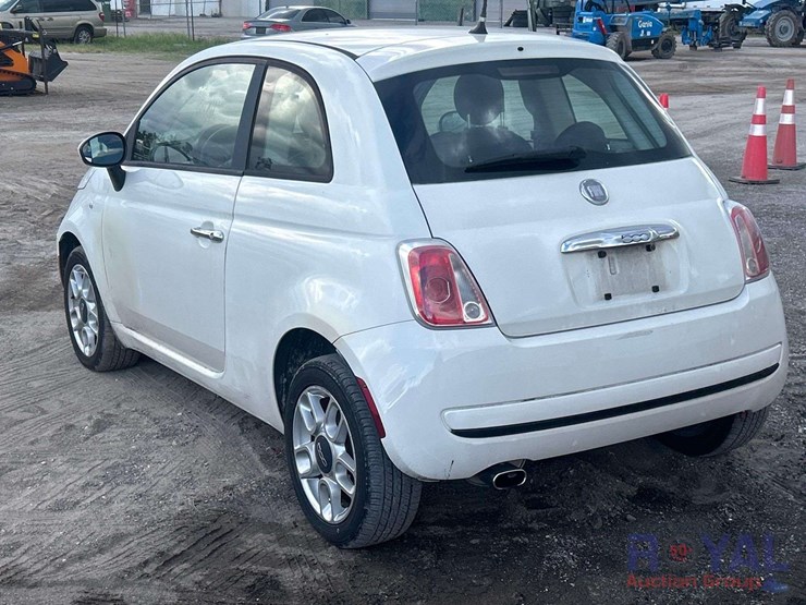 2013-fiat-500-image-3
