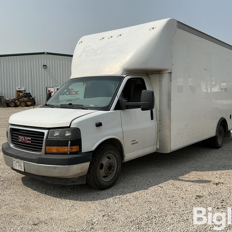 2019 GMC Savana 4500 2WD Box Delivery Van