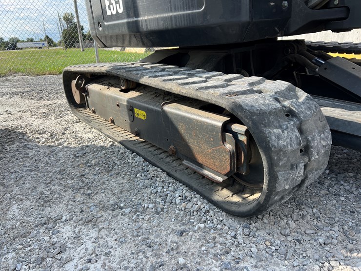 2012-bobcat-e35-image-5