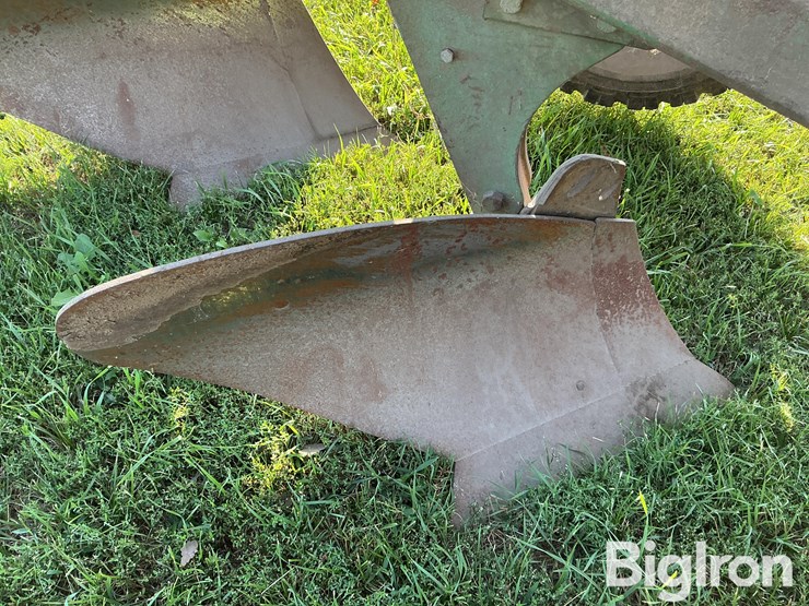 john-deere-rollover-plow-image-19
