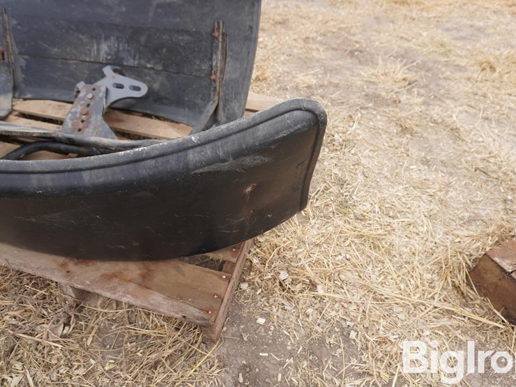 new-holland-super-steer-front-mfwa-fenders-image-19
