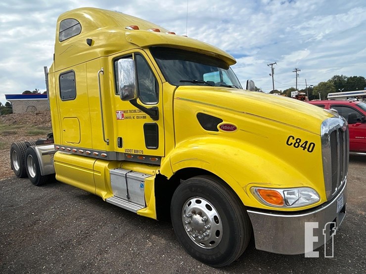 peterbilt-384-image-2
