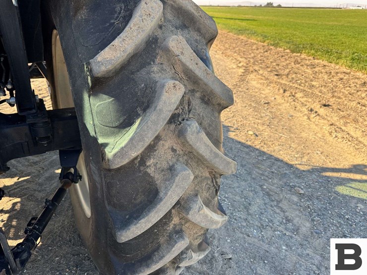 2010-new-holland-t5060-image-33