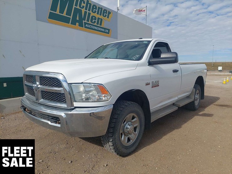 2016-ram-tradesman-image-1