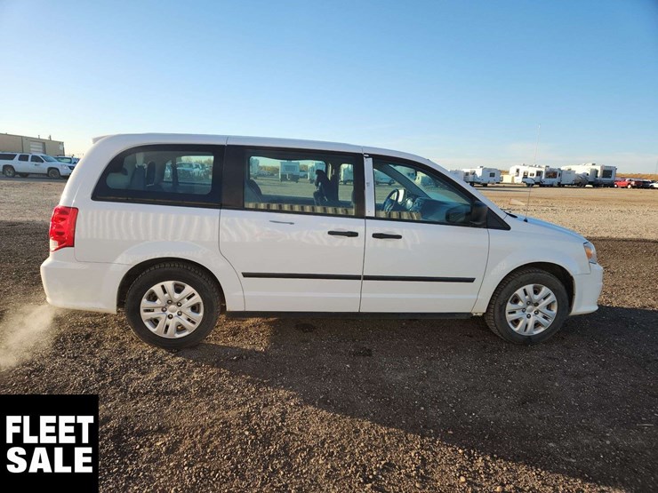 2015-dodge-grand-caravan-image-22