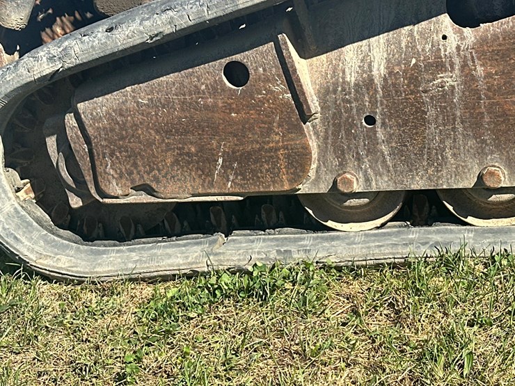 2013-bobcat-t180-image-12