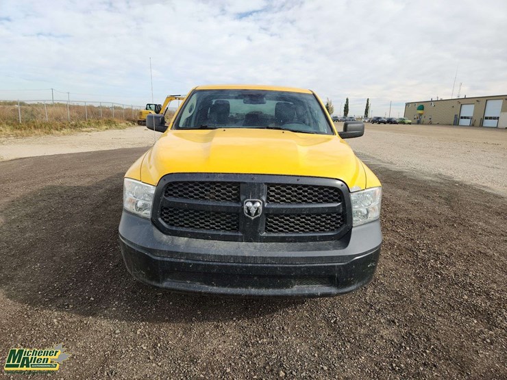 2019-ram-1500-classic-image-35
