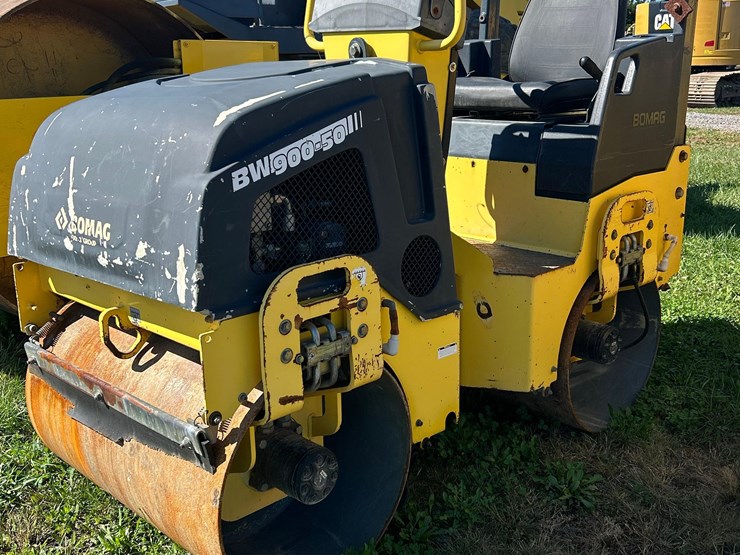 2014-bomag-bw900-image-1