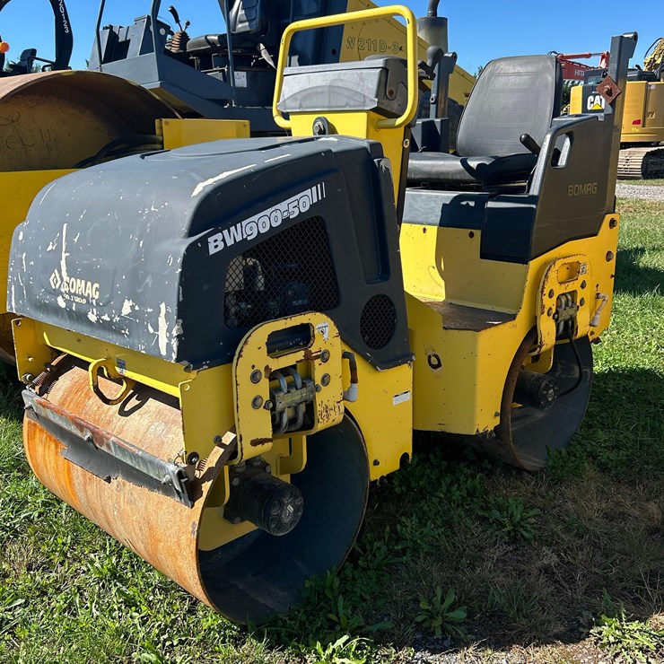 2014 BOMAG BW900
