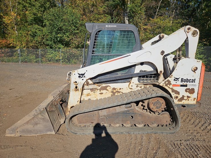 2011-bobcat-t770-image-2