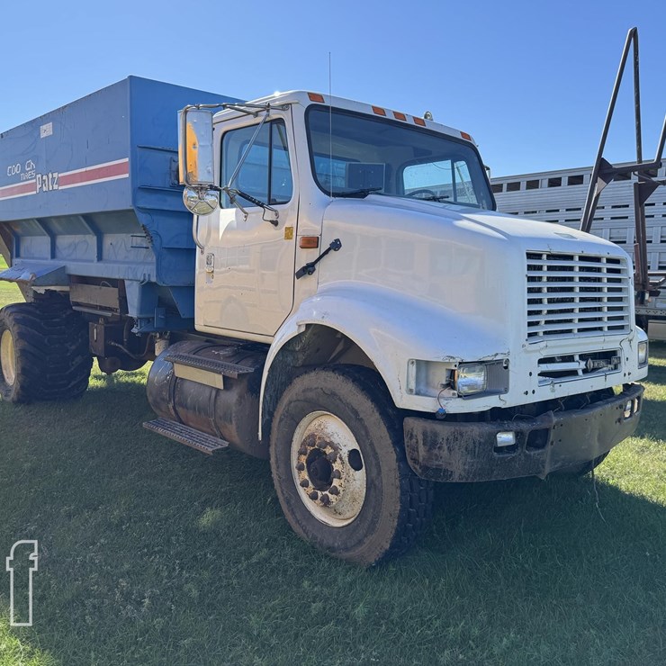 1995 INTERNATIONAL 8100