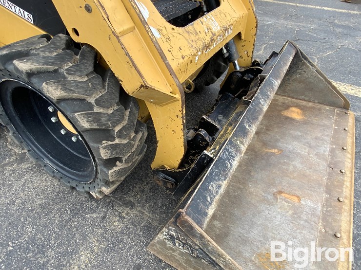 2014-caterpillar-236d-image-12