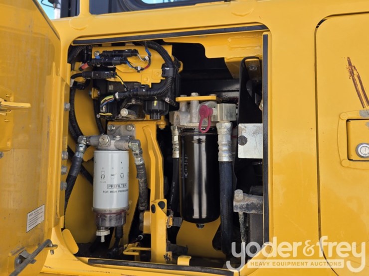 2022-komatsu-d65px-18-image-42