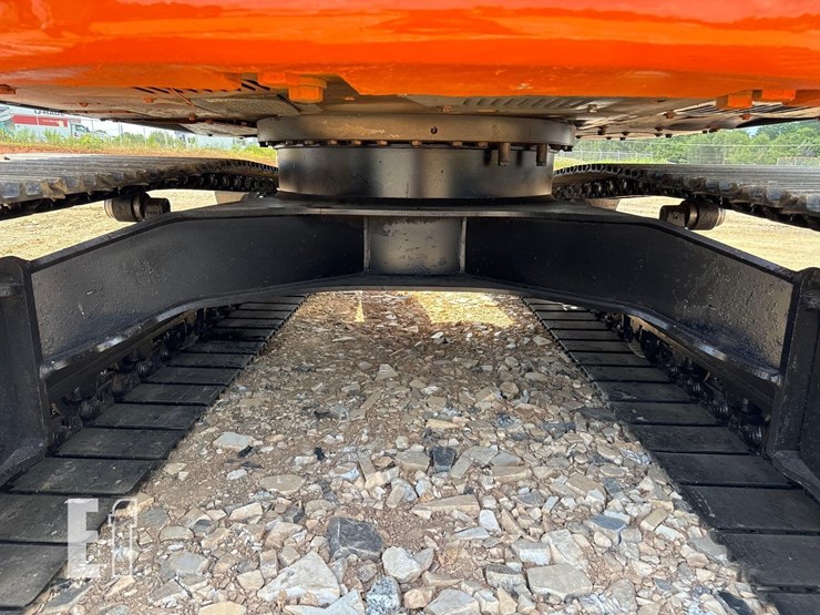 2021-hitachi-zx135us-6-image-18