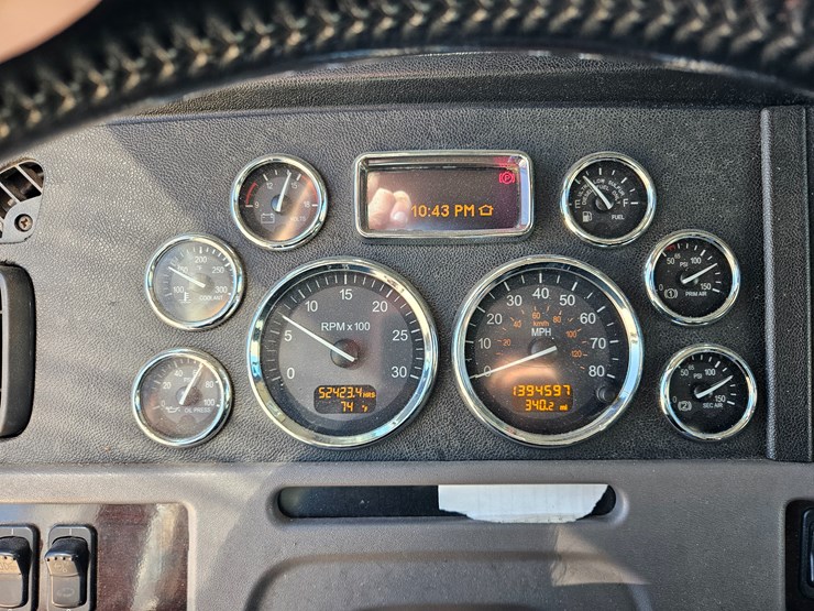 2013-peterbilt-389-image-72