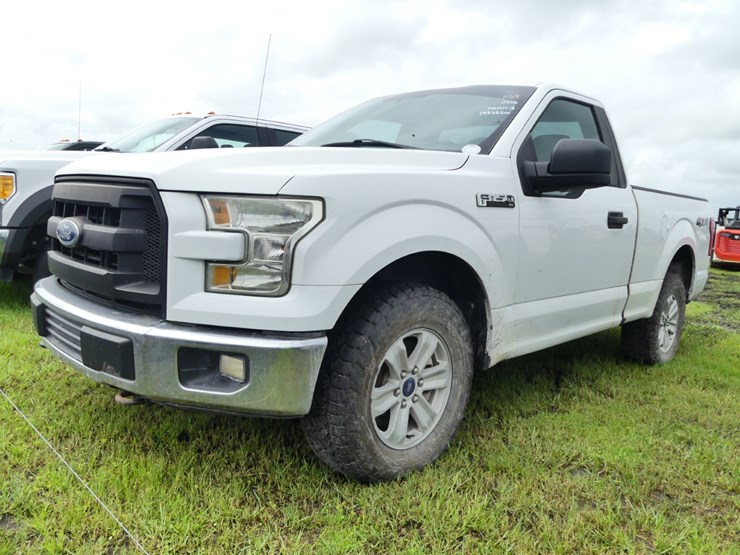 2016-ford-f150-xl-image-2