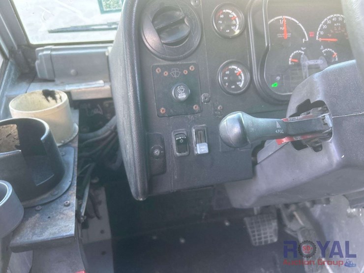 2017-freightliner-mt55-image-15