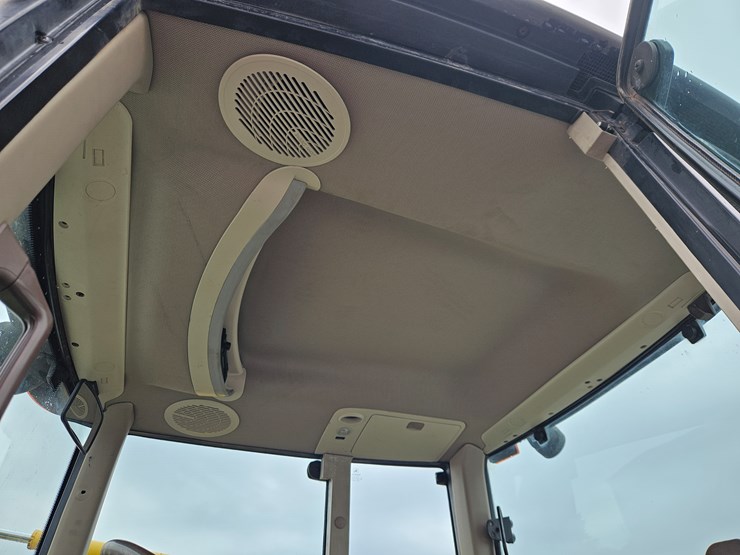 2003-john-deere-6420-image-12