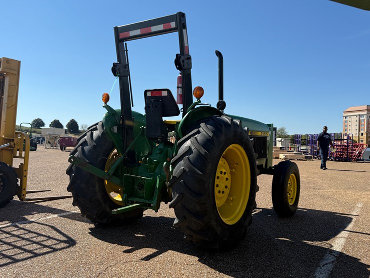 john-deere-2155-image-7