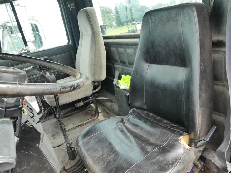 2000-mack-ch613-image-7