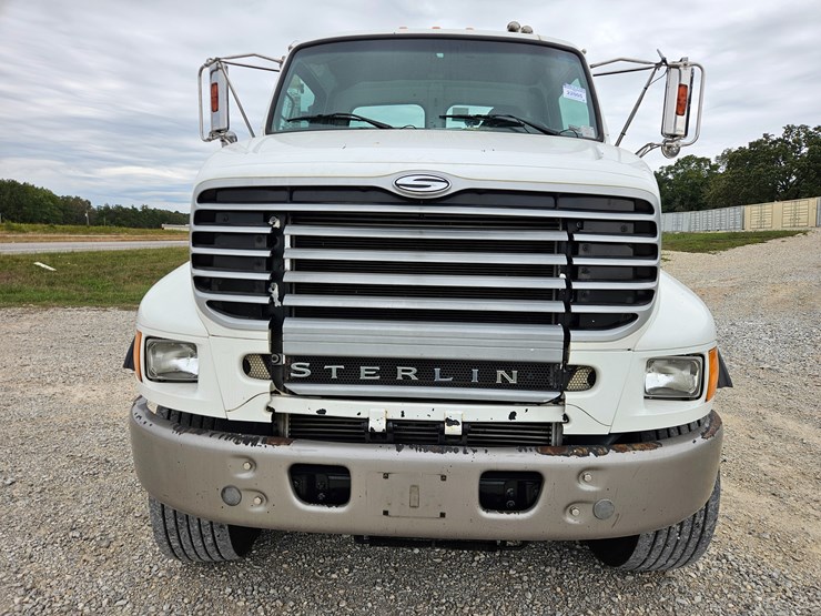 2008-sterling-l9500-image-25