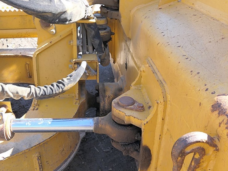 2000-deere-450h-image-19