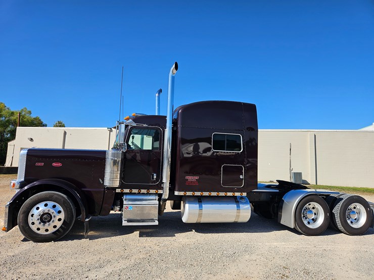2013-peterbilt-389-image-7