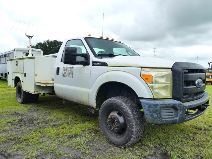 2016-ford-f350-xl-image-2