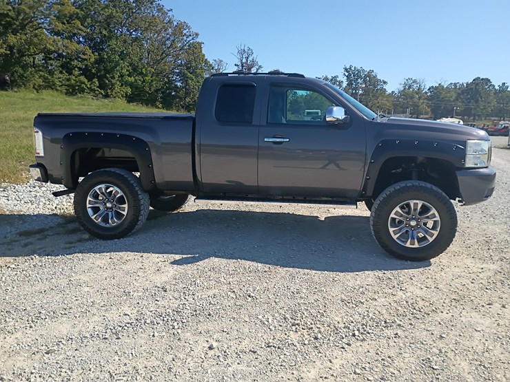 2010-chevrolet-silverado-1500-image-12