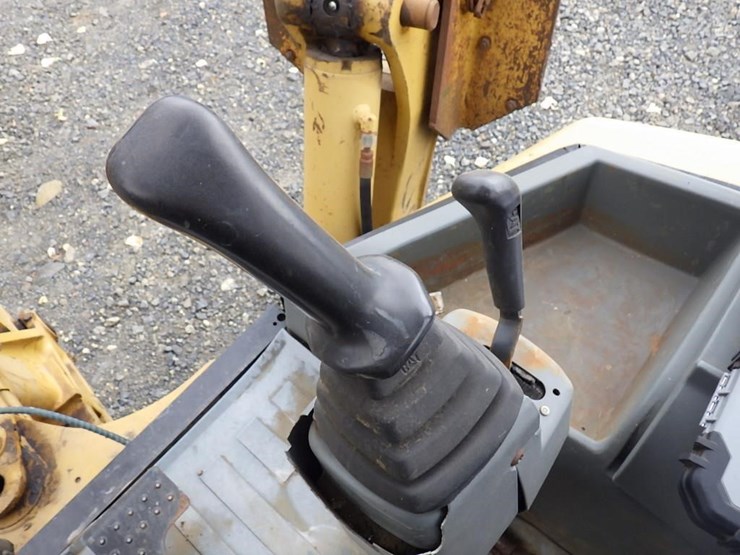 caterpillar-420d-image-44