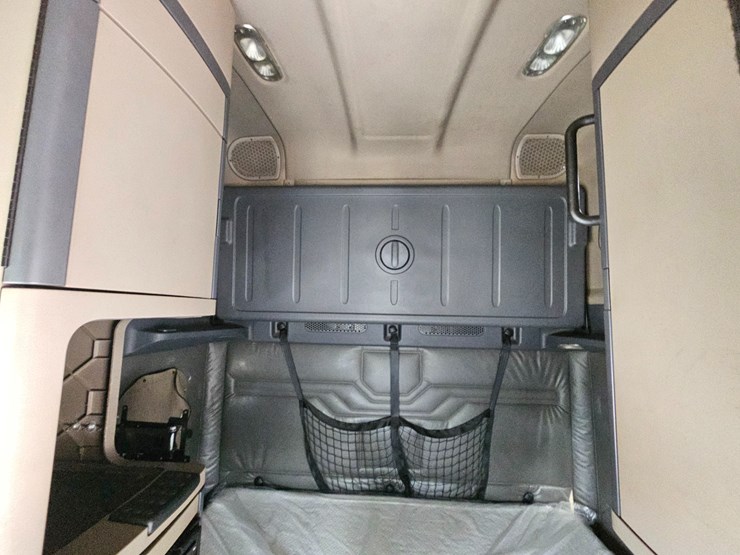 2017-freightliner-cascadia-125-image-70
