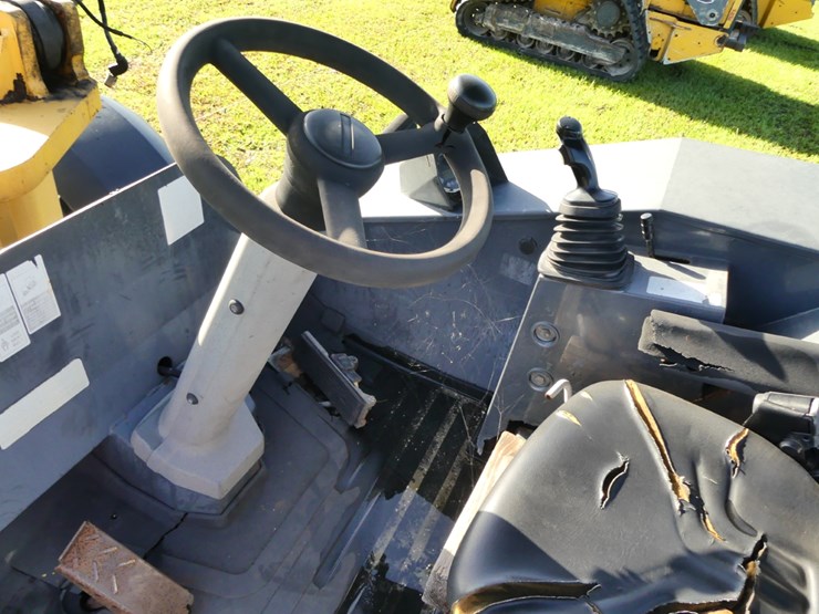 2015-deere-204k-image-12
