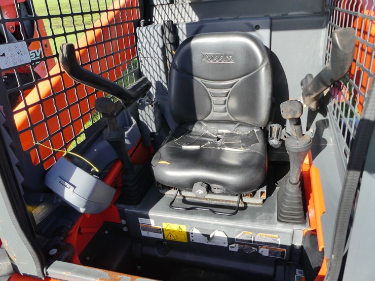 2021-kubota-ssv75-image-11