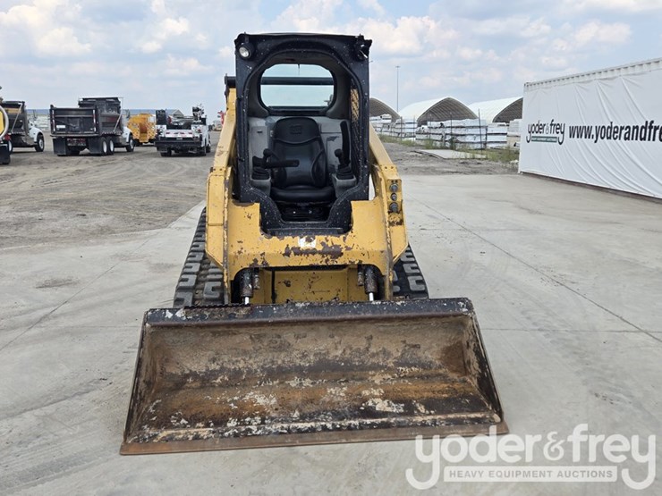 2016-caterpillar-259d-image-8